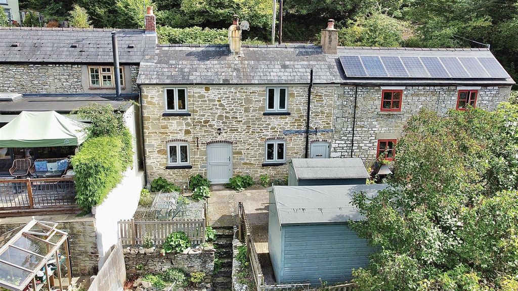 Property photo 1 of 28