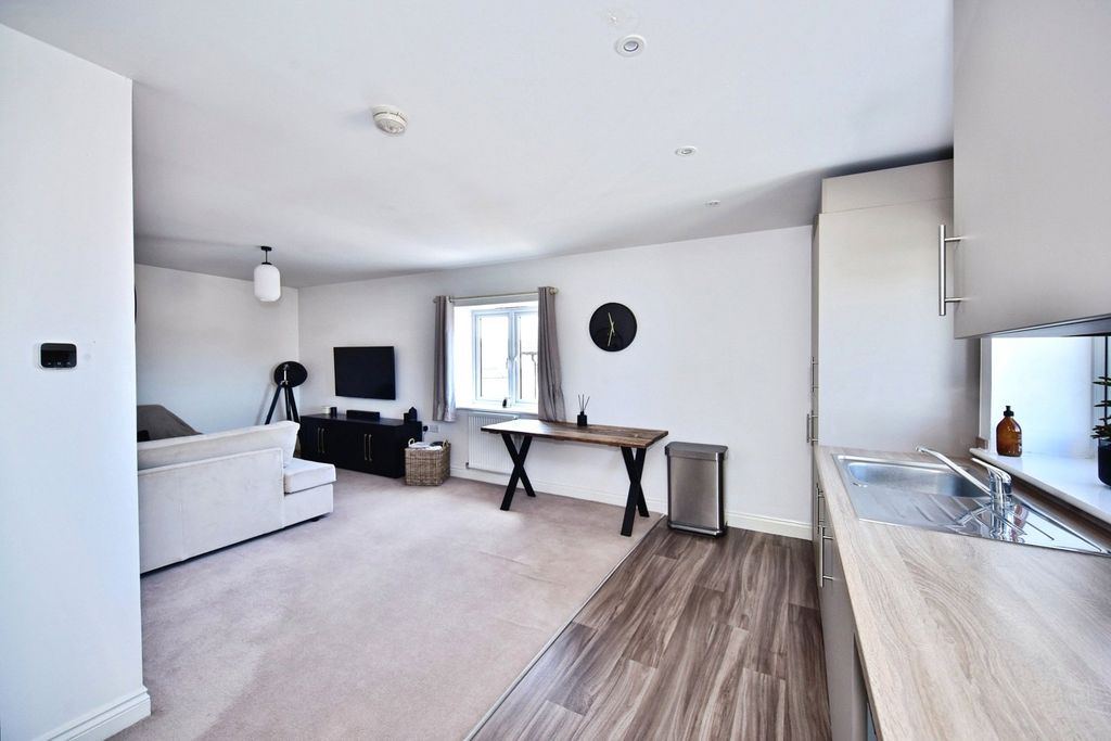 Property photo 2 of 15 Pbox-Img.Jpg