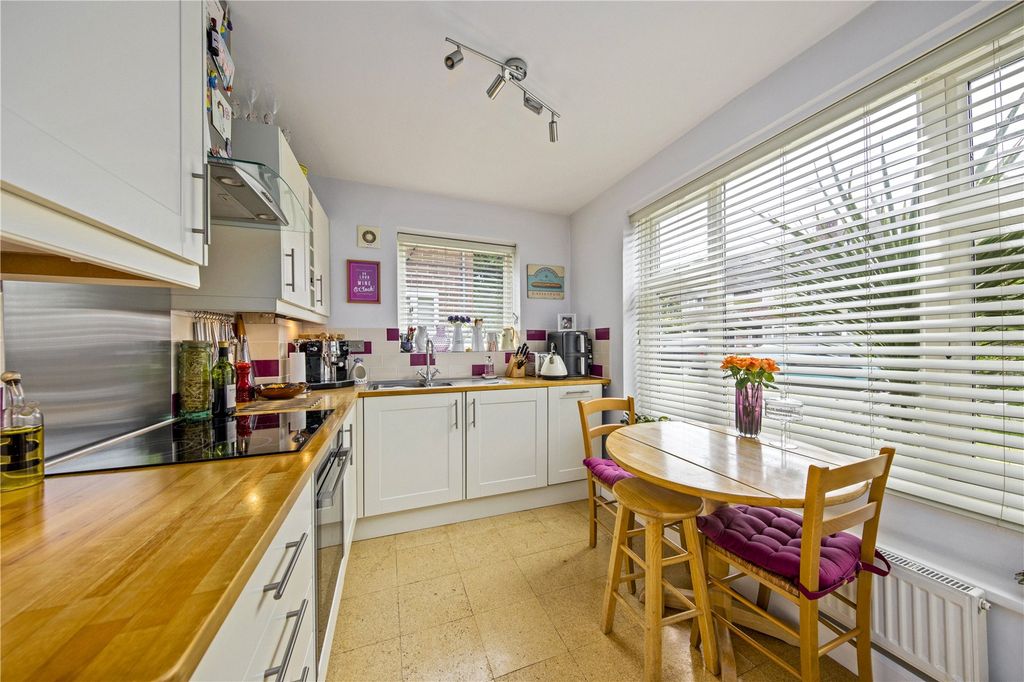 Property photo 3 of 14 Picture No. 10