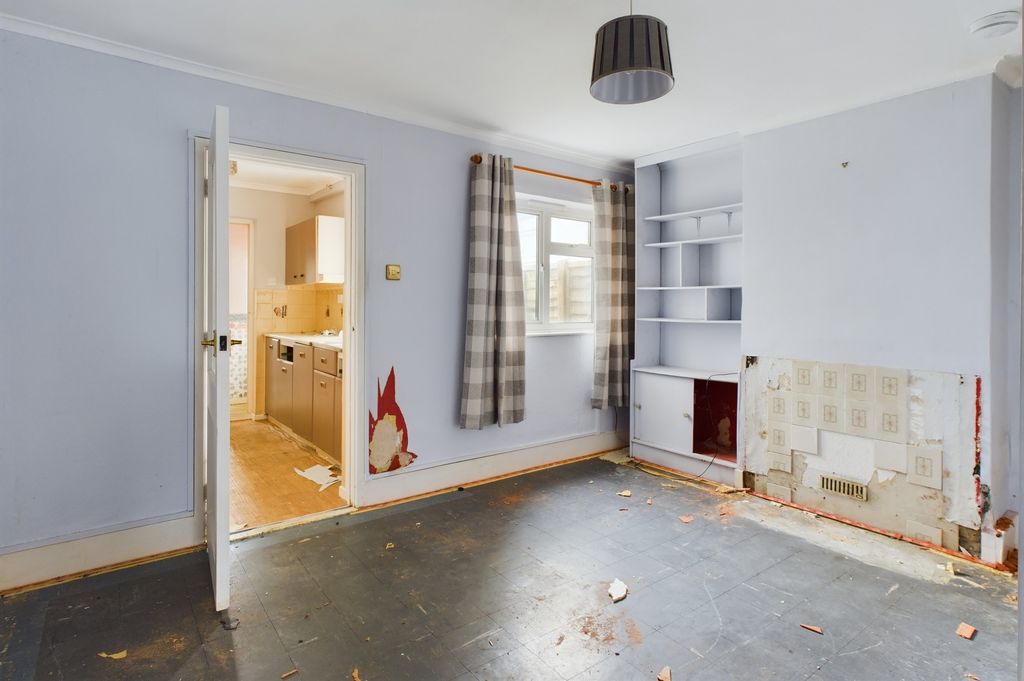 Property photo 3 of 11 Cam02519G0-Pr0080-Still005