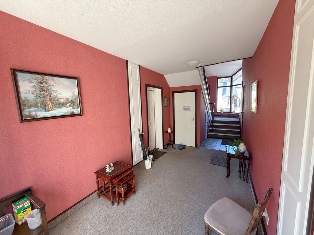 Property photo 3 of 24