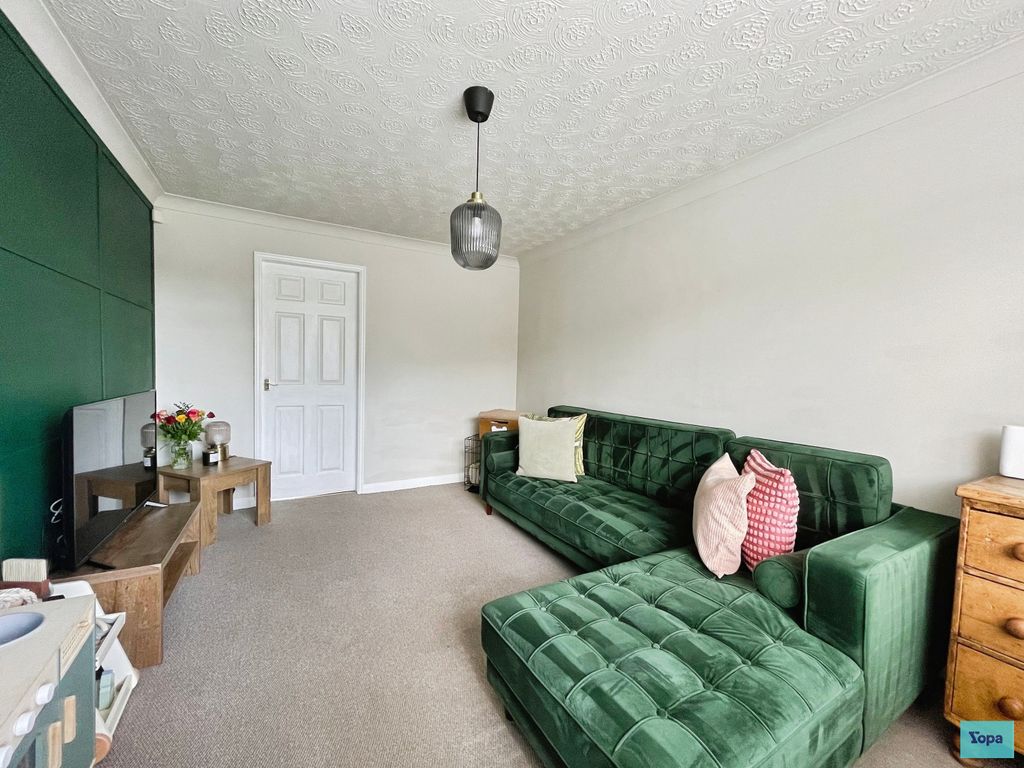 Property photo 3 of 18 12