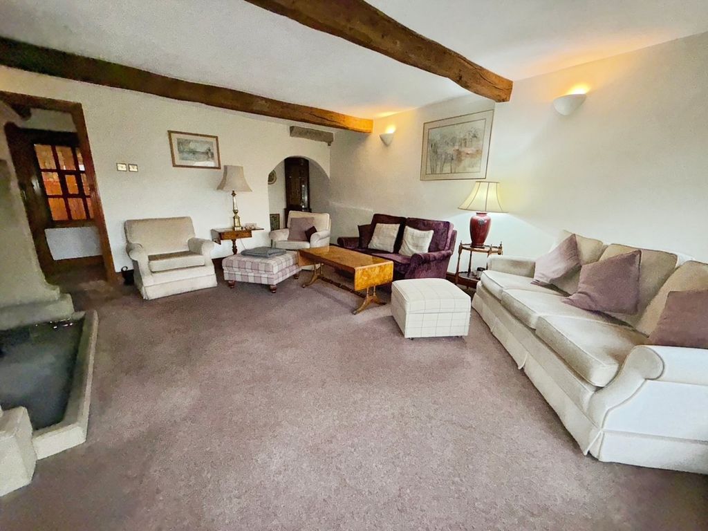 Property photo 2 of 33