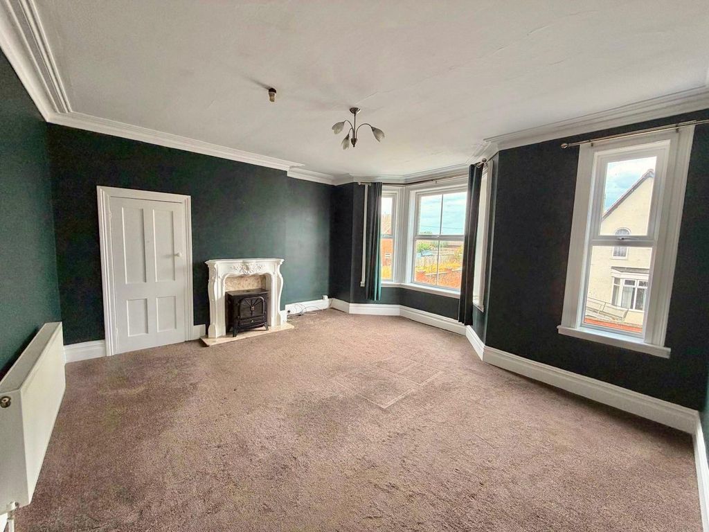 Property photo 2 of 6 Lounge