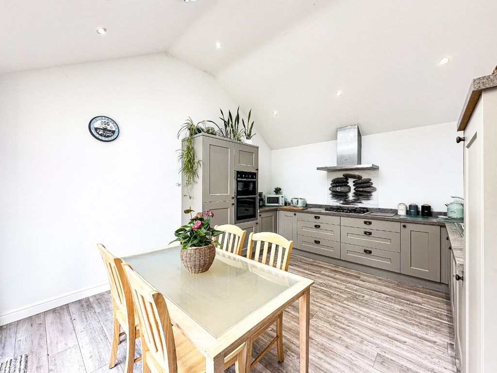 Property photo 3 of 25 49371610