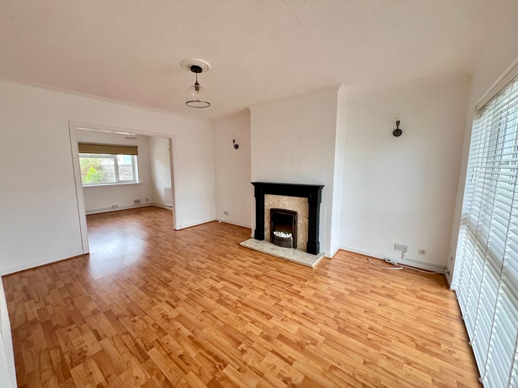 Property photo 2 of 21 Living Room Porthcawl Cf36