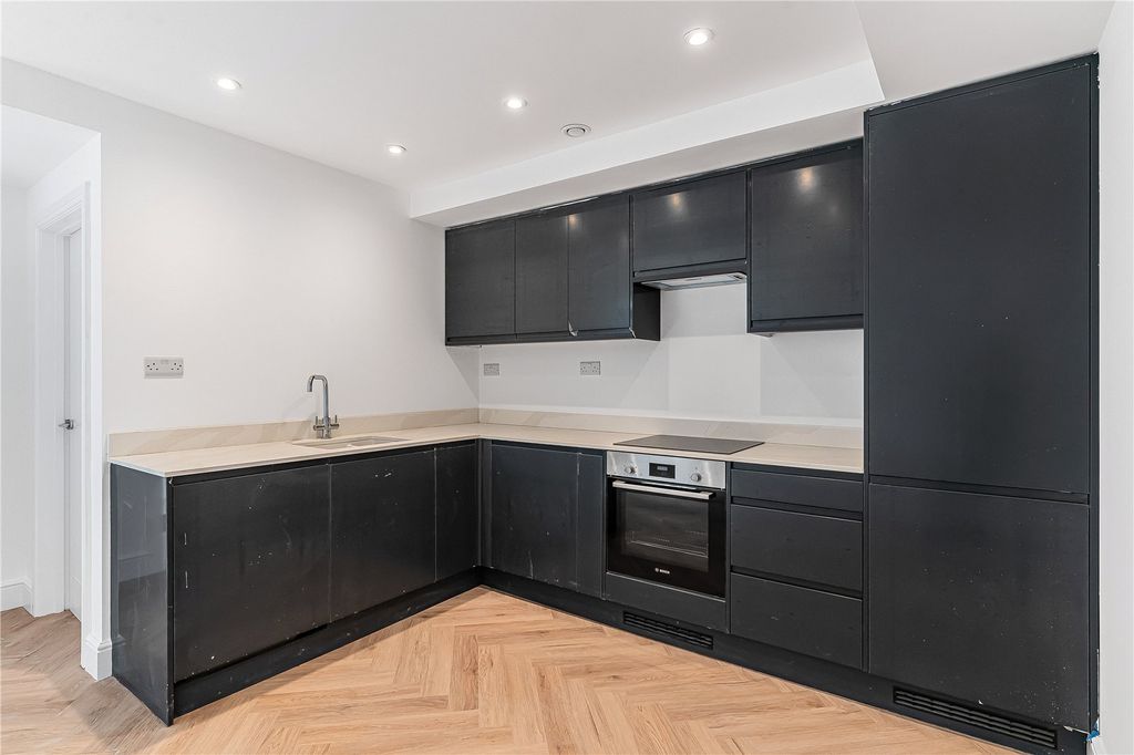 Property photo 3 of 25 Kitchen/Dining