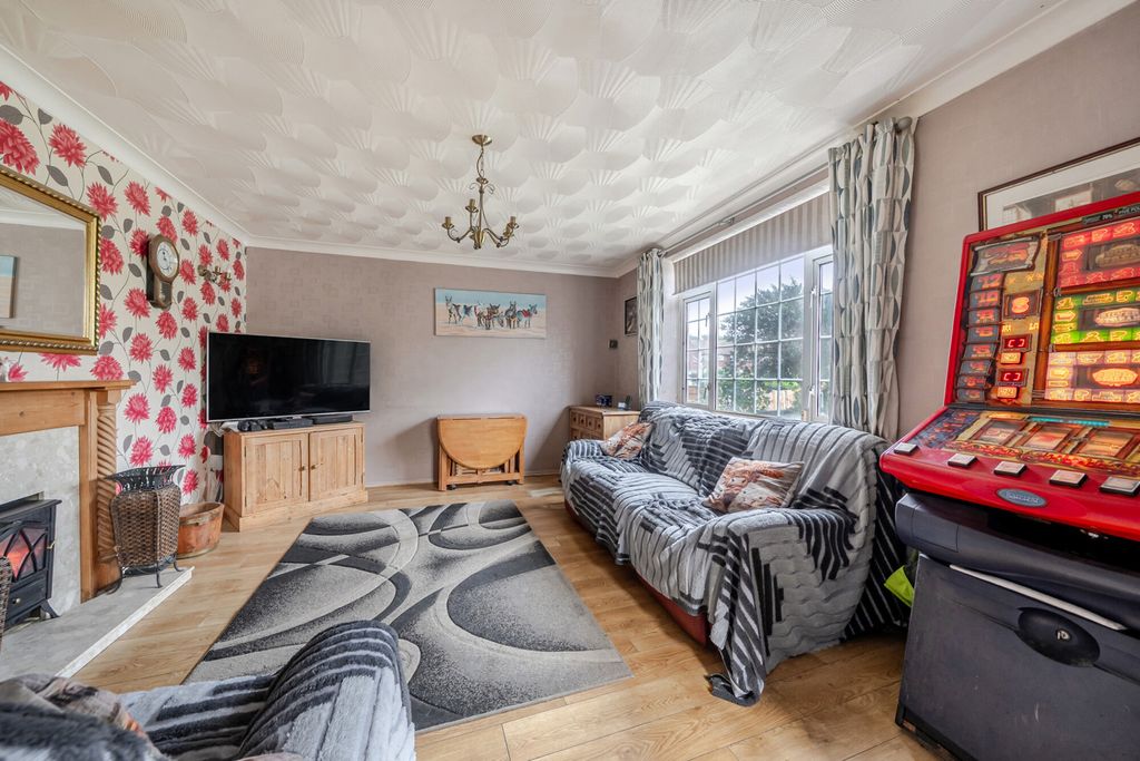 Property photo 3 of 20 1529694-7-6Accbb1...