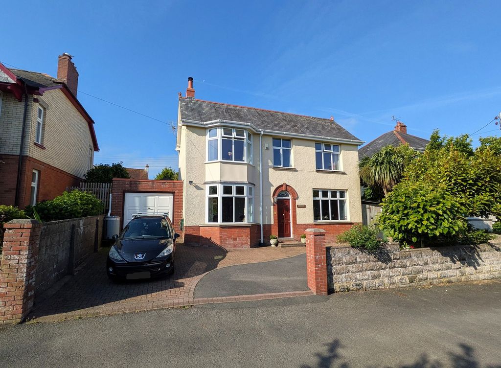 Property photo 1 of 34