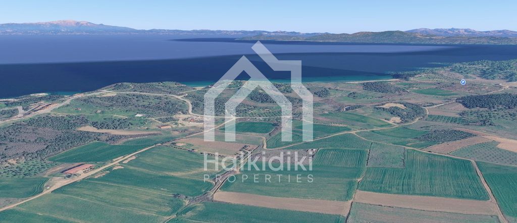 Property photo 1 of 11 Land Halkidiki Nea Roda