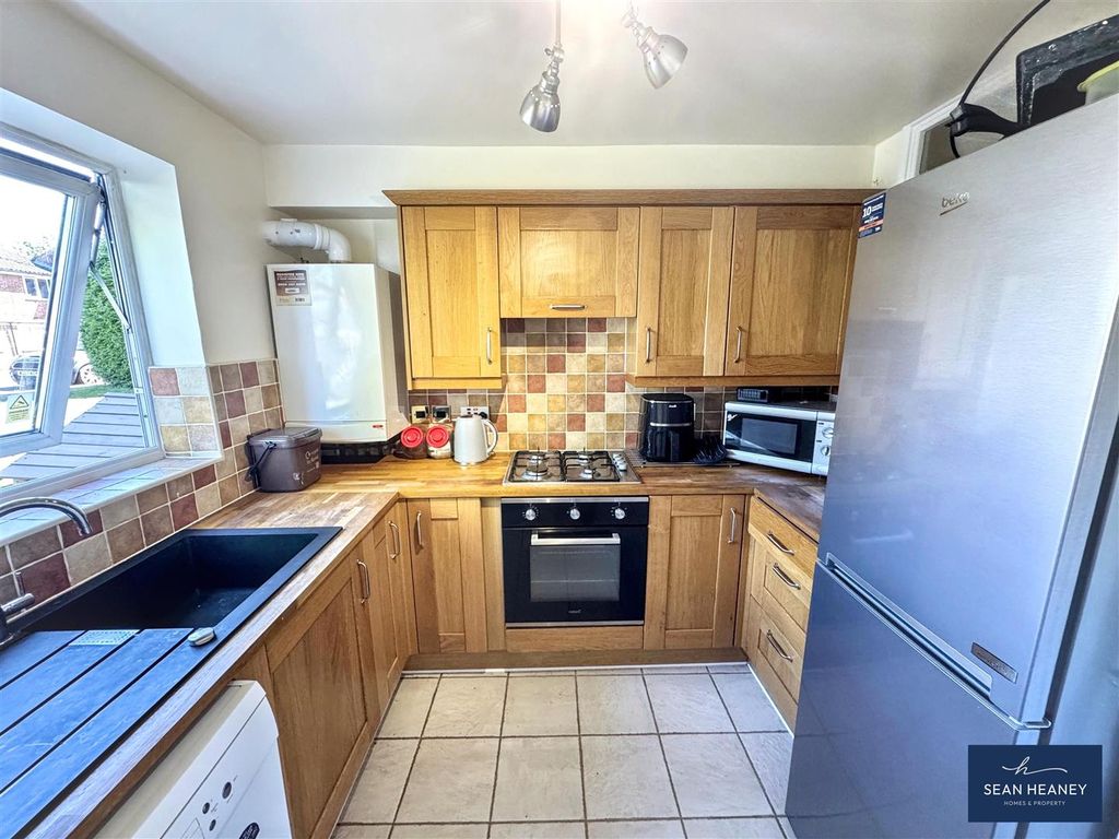 Property photo 3 of 12