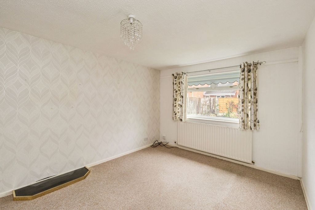 Property photo 3 of 11 Lounge