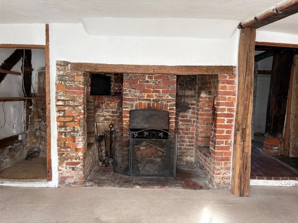 Property photo 3 of 12