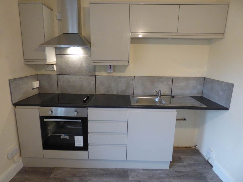 Property photo 2 of 9 Kitchen