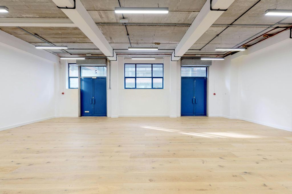 Property photo 3 of 8 2Longstreetadditionalphotoswithshutterup10172019_084539.Jpg