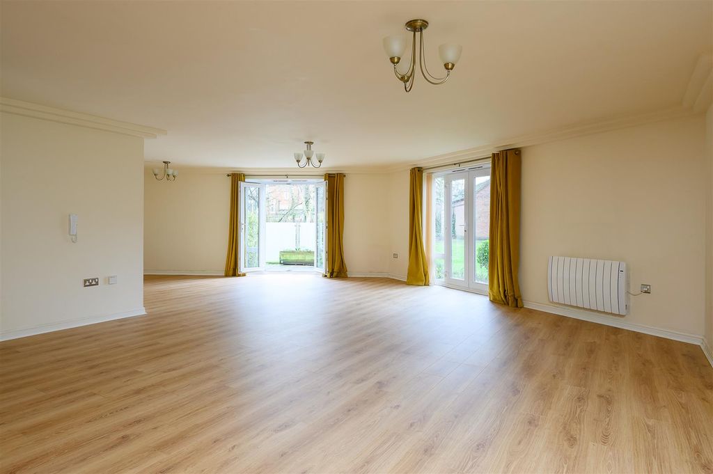 Property photo 2 of 14 Living Room