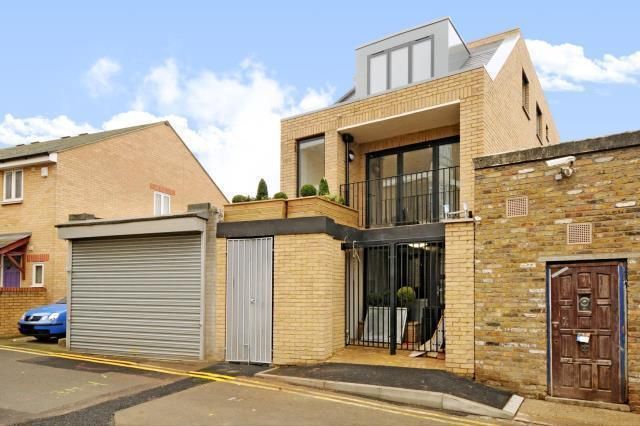 Property photo 1 of 10 External Front