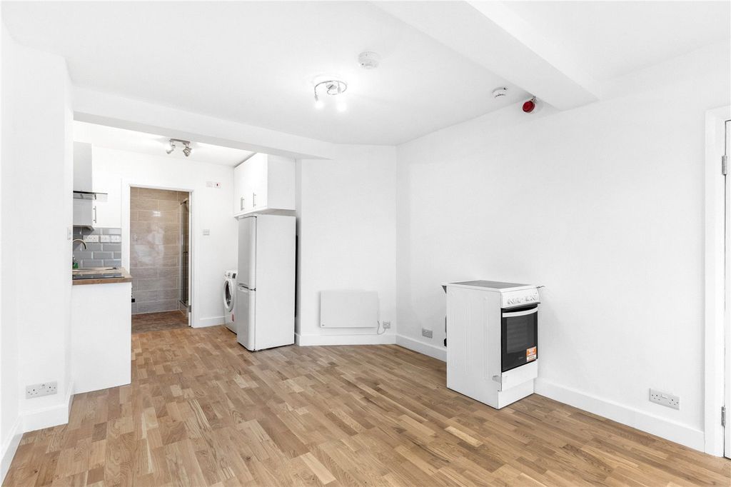 Property photo 3 of 9 Picture No. 29