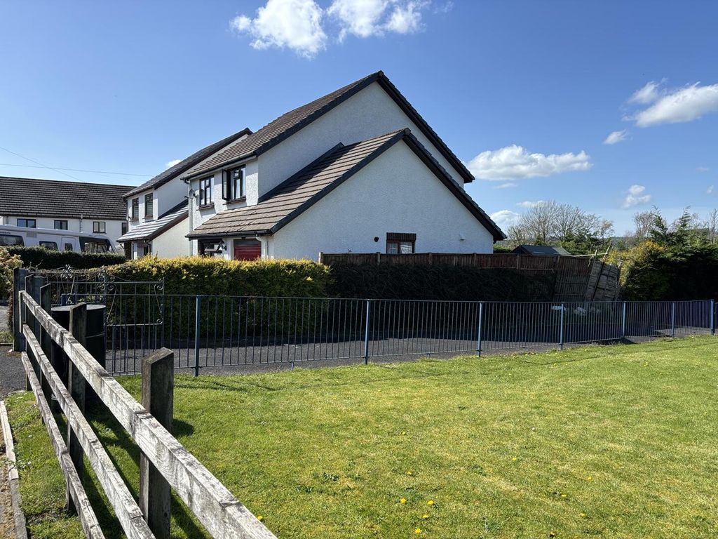 Property photo 3 of 31 Front (Exterior)