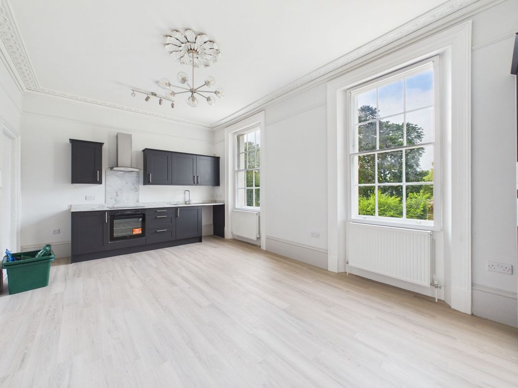 Property photo 1 of 3