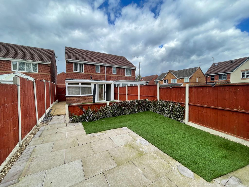 Property photo 3 of 13 Garden