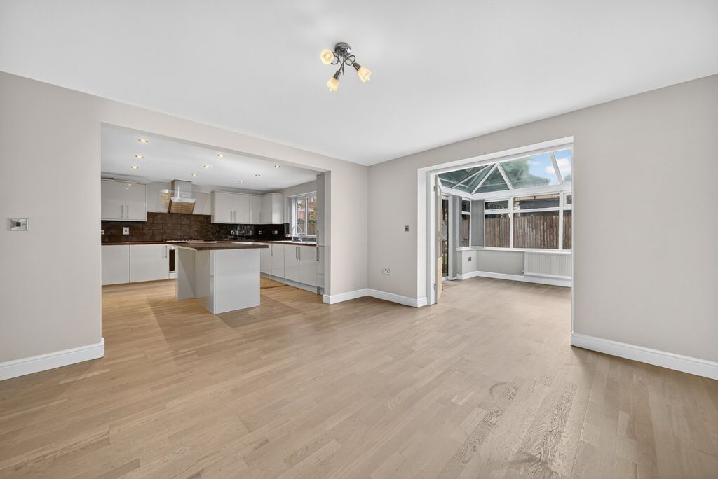 Property photo 2 of 22 Picture No. 14