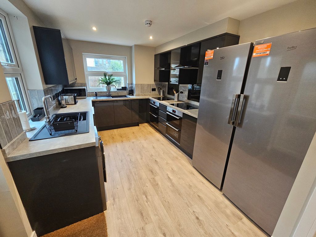 Property photo 2 of 3