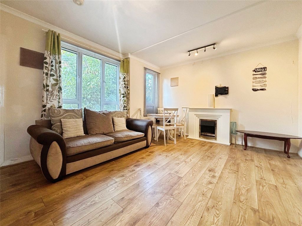 Property photo 2 of 11 Picture No. 38