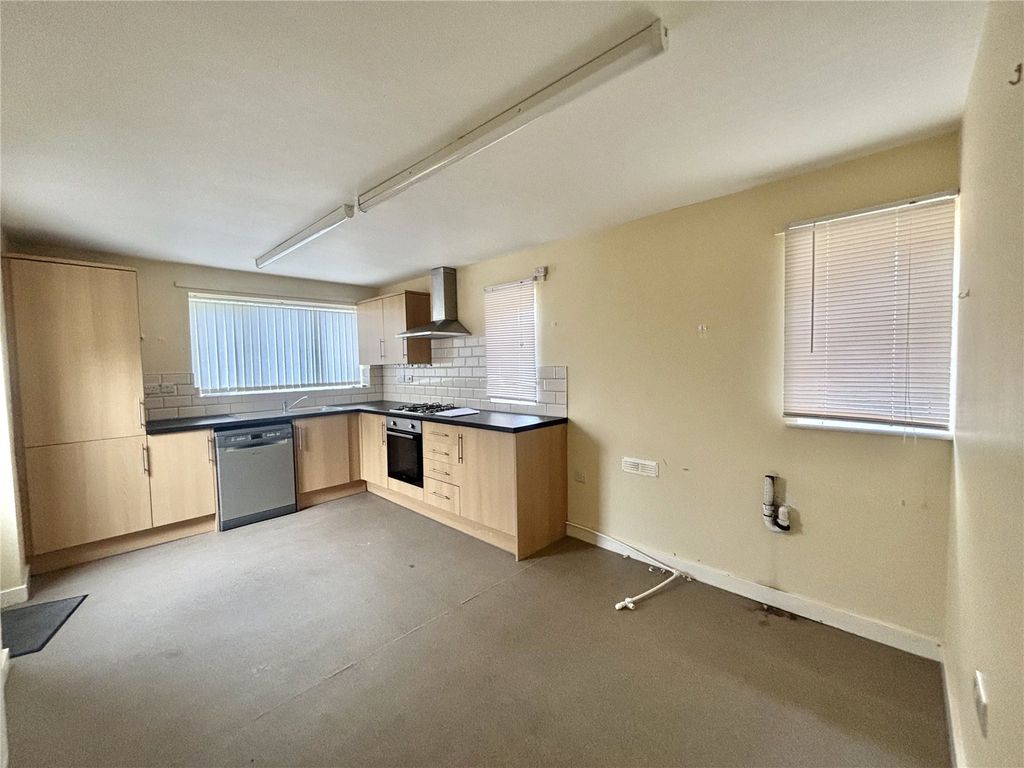 Property photo 2 of 18 Picture No. 08
