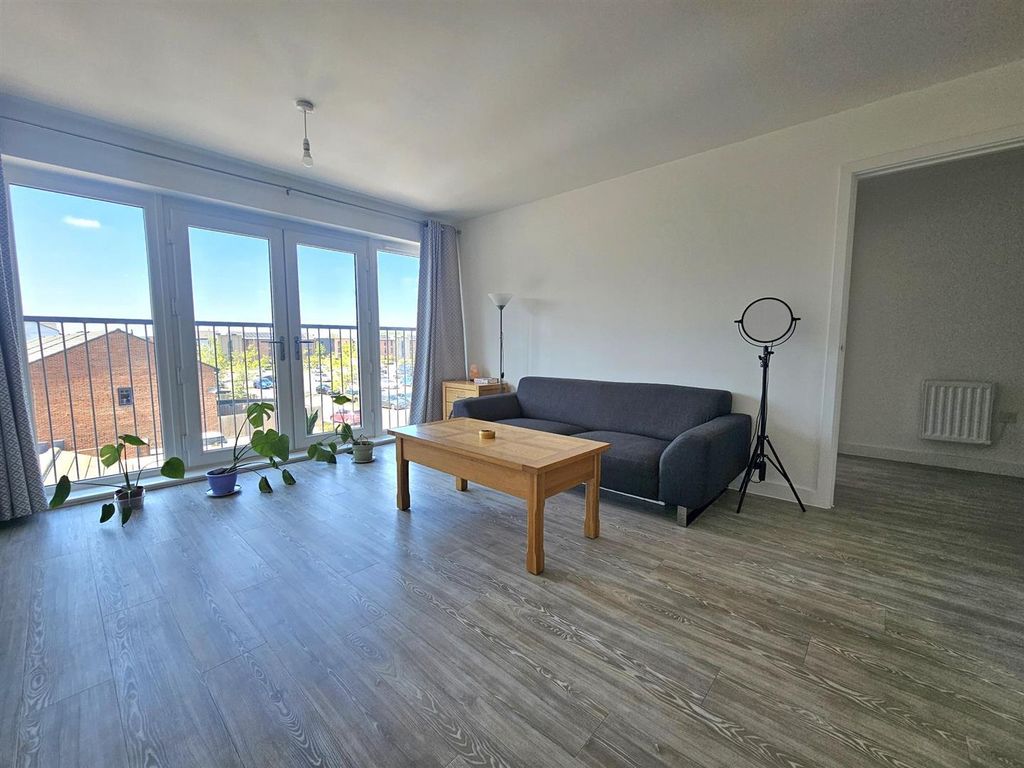 Property photo 2 of 11