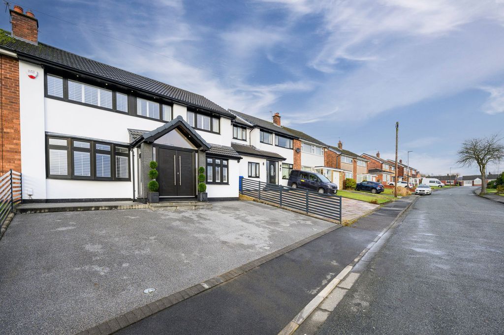 Property photo 1 of 41