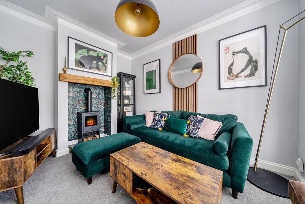 Property photo 2 of 11 1-69Dcf377A52d0-1440479-8-69Dccecf25F17-1.Jpg