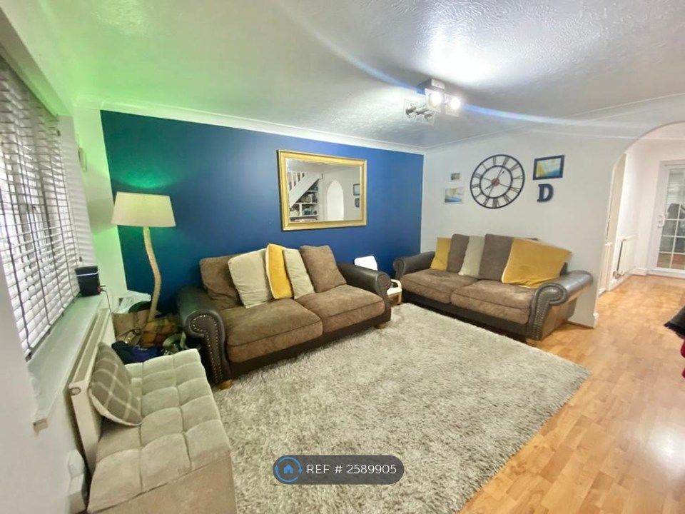 Property photo 2 of 16 Living Room