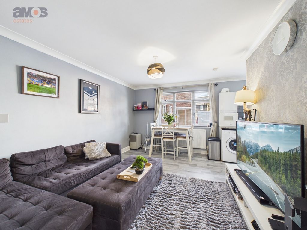 Property photo 2 of 10 4896663