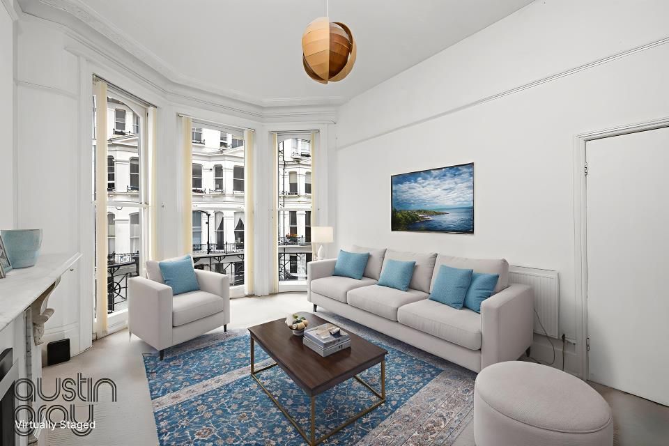 Property photo 2 of 9 St-Michael's-Place-32-Flat-2-001 - Living Room - S