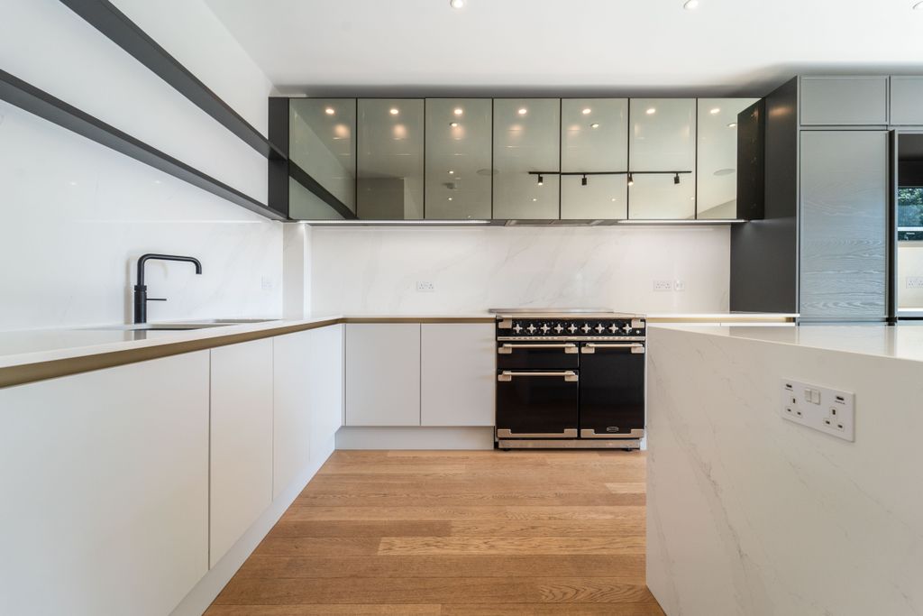 Property photo 2 of 20 14B Durlston Rd - By Ben Parker-8