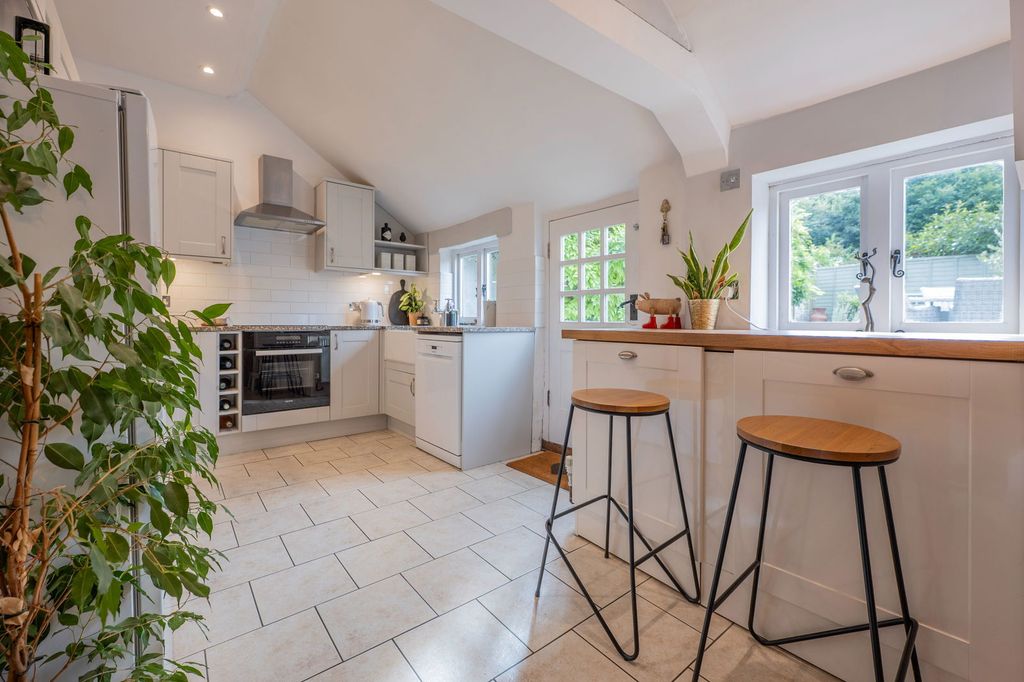 Property photo 1 of 29