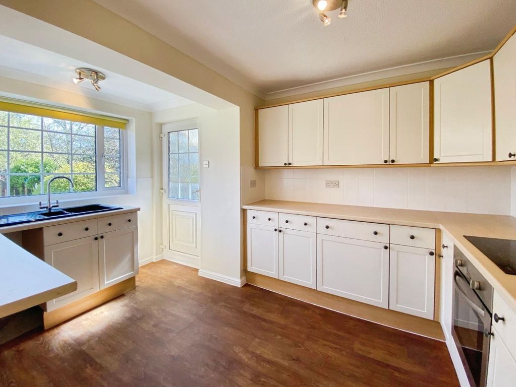 Property photo 3 of 16 Kitchen