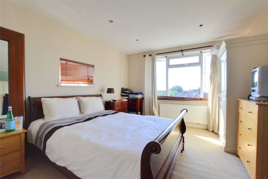 Property photo 3 of 8 Picture No. 04