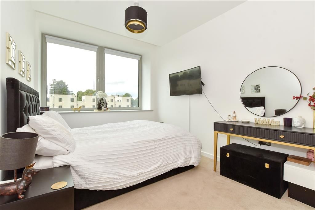 Property photo 1 of 16 Bedroom