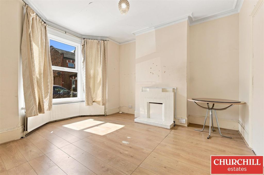 Property photo 2 of 26