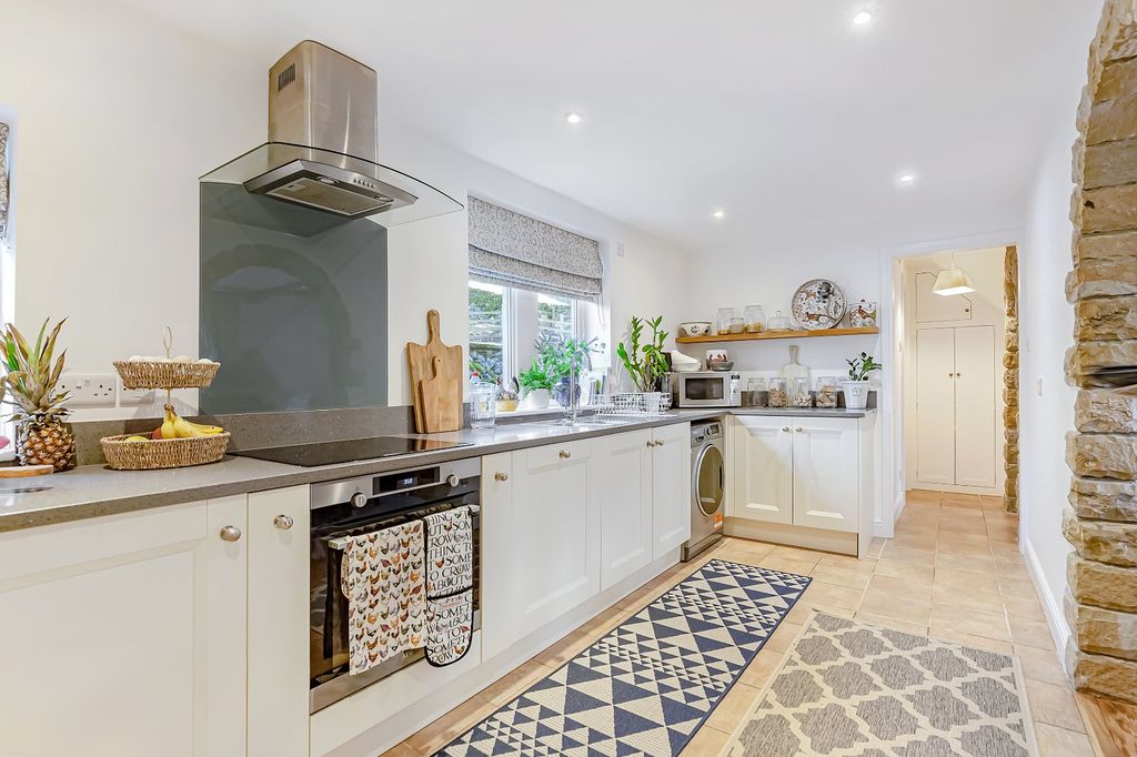 Property photo 3 of 37 Picture 3