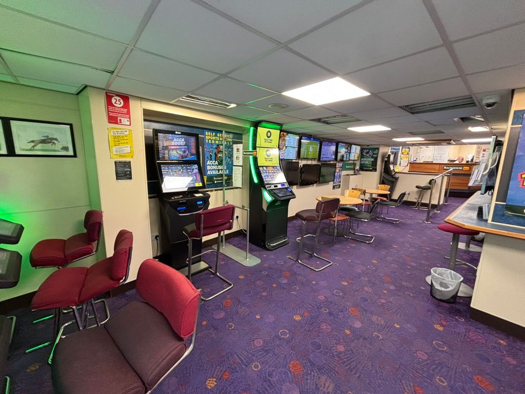 Property photo 2 of 7 Photo 3