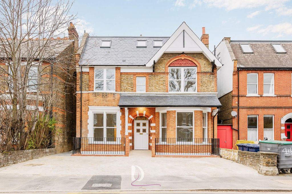 Property photo 1 of 10