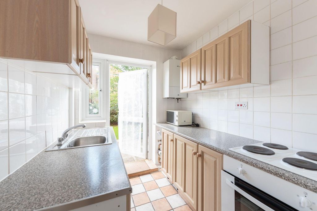 1 bed flat for sale Friday Hill