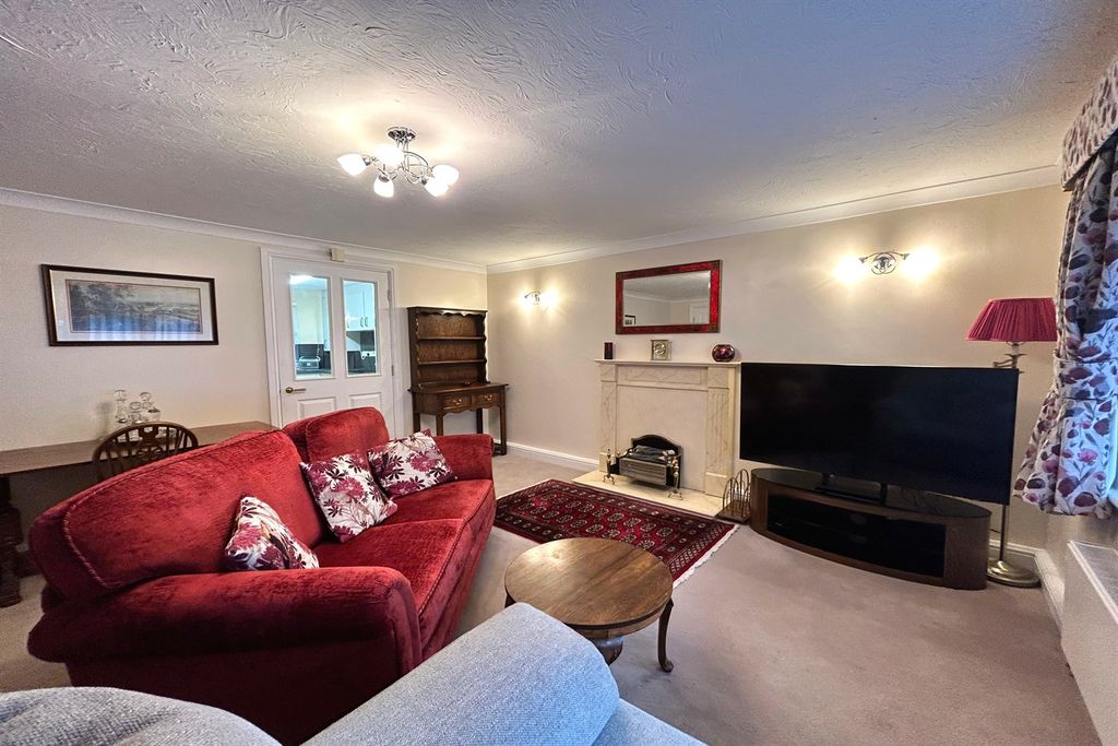 Property photo 3 of 16 Living Room