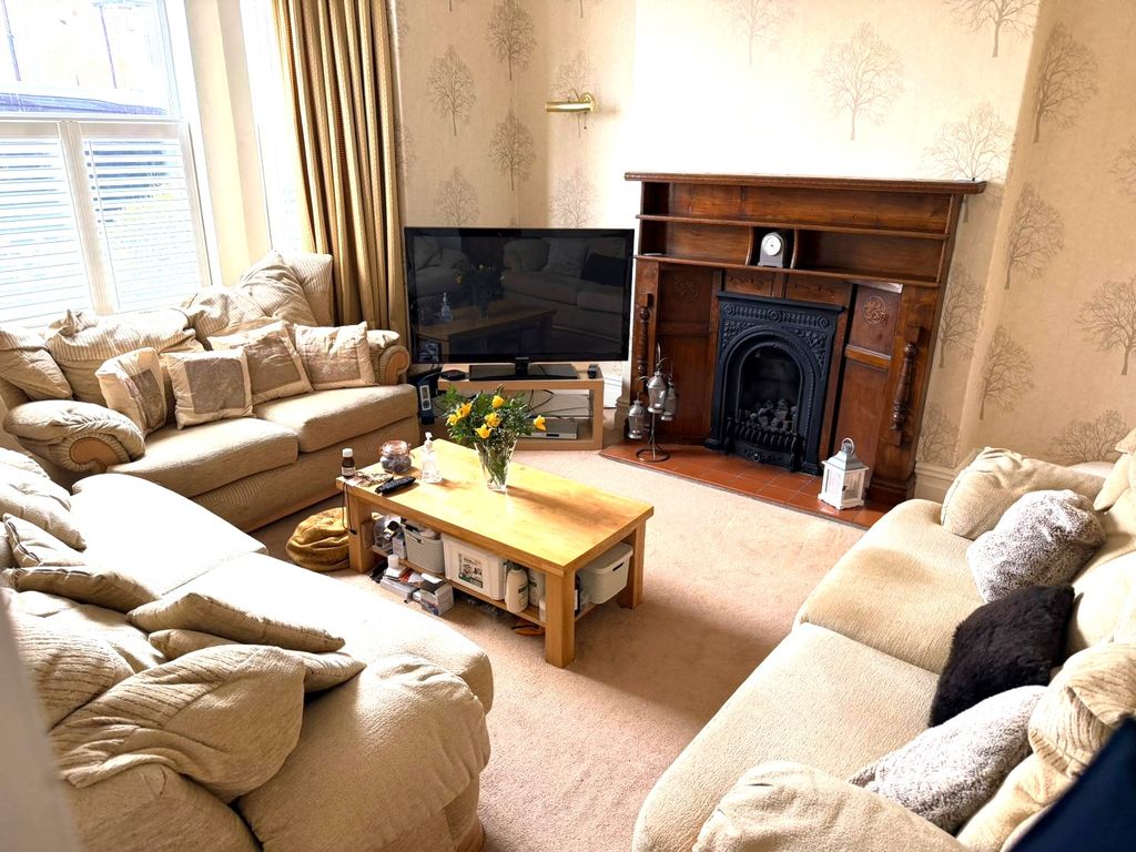 Property photo 3 of 24