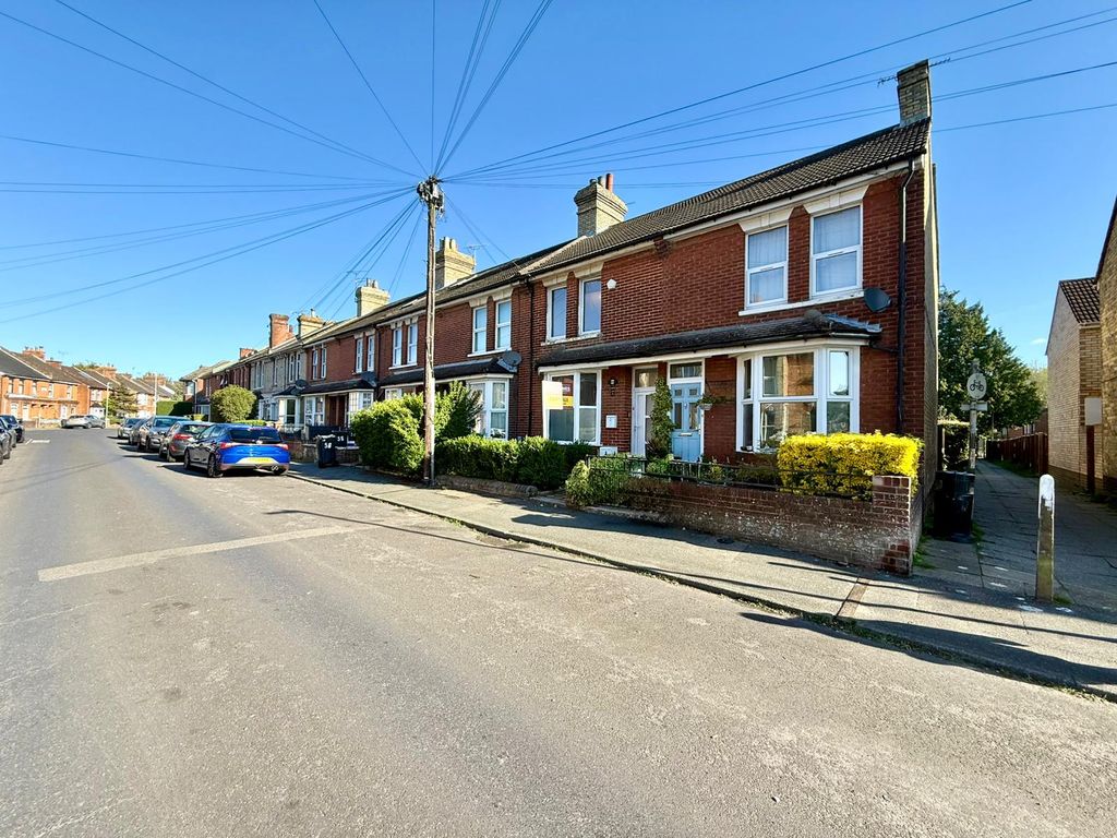 Property photo 1 of 17