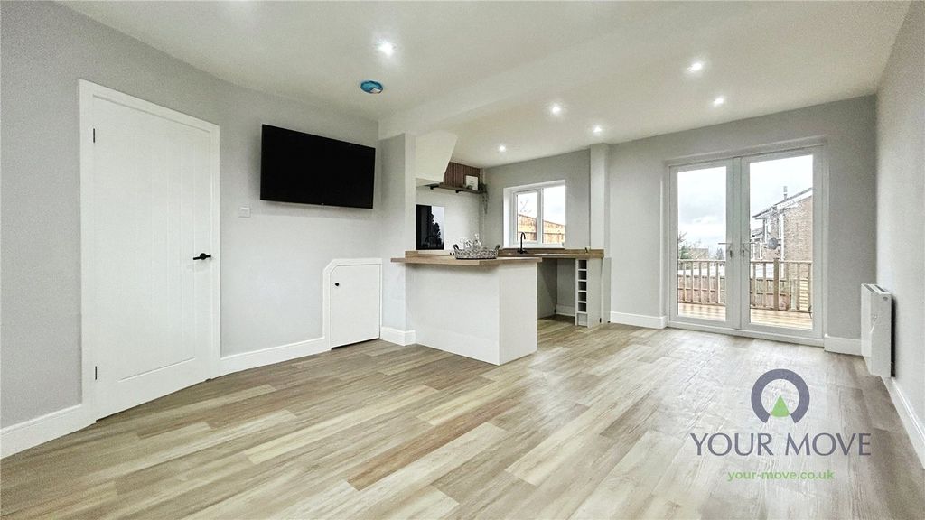 Property photo 2 of 15 Picture No. 14