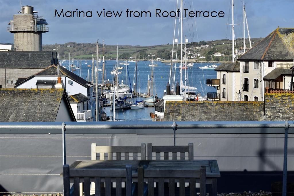 Property photo 2 of 15 Communal Roof Terrace